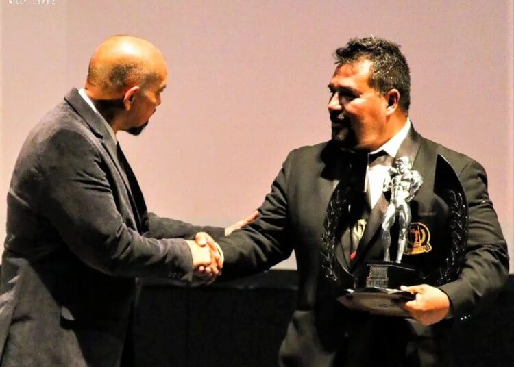 Reconoce NABBA-México a M. Barba Ibarra, Como Gran Promotor de Atletas