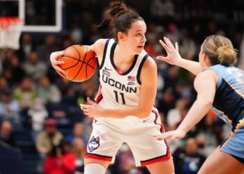 Lou López, primera mexicana en jugar en la liga de baloncesto de EU