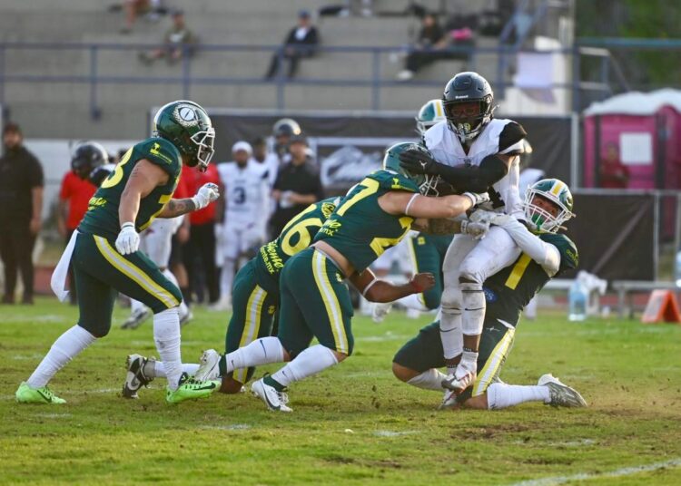 En Intenso Juego, Raptors del Valle de México atraparon Galgos: 14-6