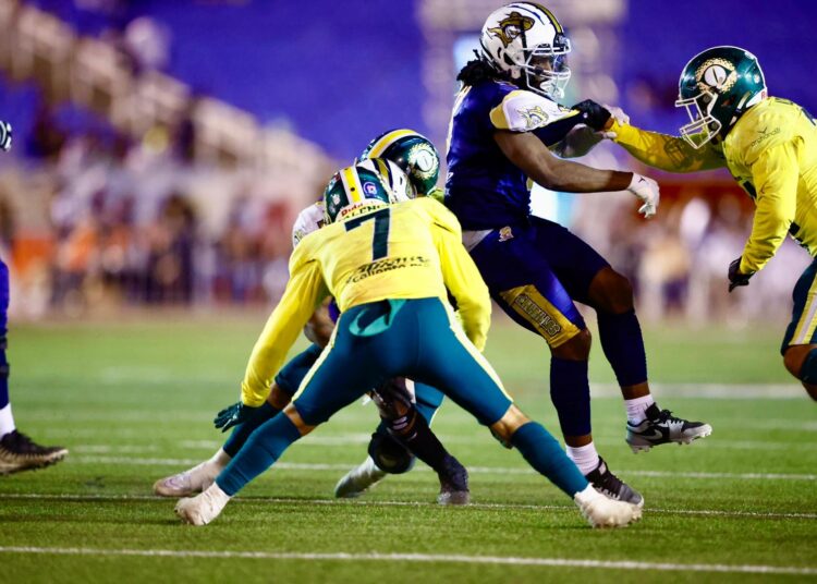 Castigos y Errores Impidieron a Raptors Detener a Caudillos que Terminó Invicto; Cayeron 28-13