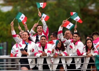 Inician los Juegos Olímpicos París 2024, Bajo una Ciudad Blindada