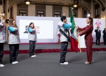Claudia Sheinbaum abandera a la delegación mexicana rumbo a los Juegos Olímpicos de Invierno Milano Cortina 2026