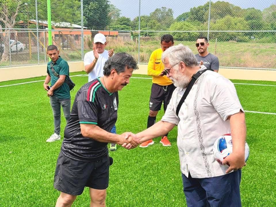 Inauguran la Cancha de Futbol 7 "Víctor Flores Morales", Gobierno de Tonalá y STFRM
