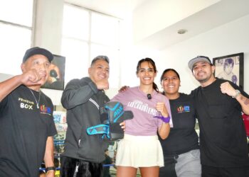 Ale Rojo de la Vega Entrega Cancha Owen, Rehabilitada en la Alcaldía Cuauhtémoc